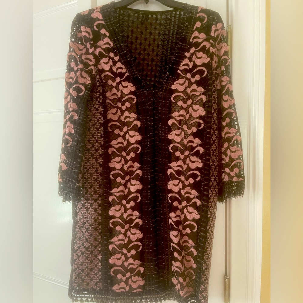 Short lace dress